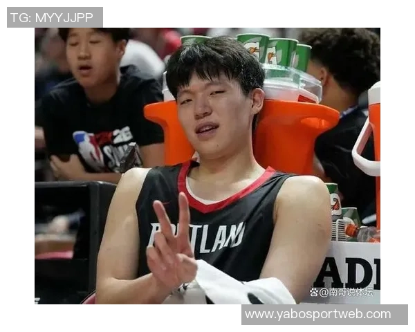 杨瀚森成为球迷唯一兴奋点明天球队或将让罗威休息调整 杨瀚森成为球迷唯一兴奋点明天球队或将让罗威休息调整