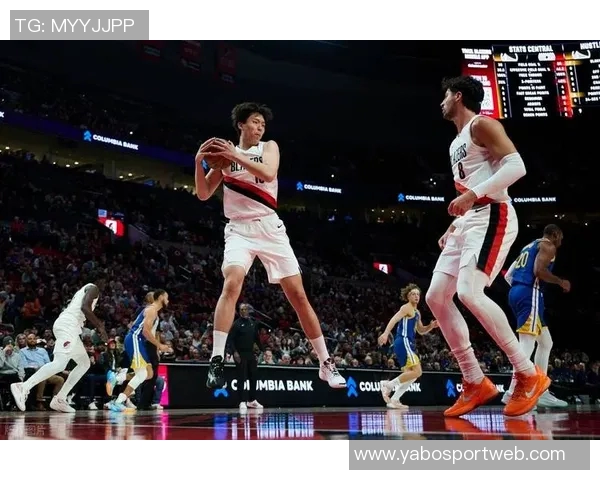 比卢普斯场下表现获高分评价小杨认为他值得8到9分 比卢普斯场下表现获高分评价小杨认为他值得8到9分