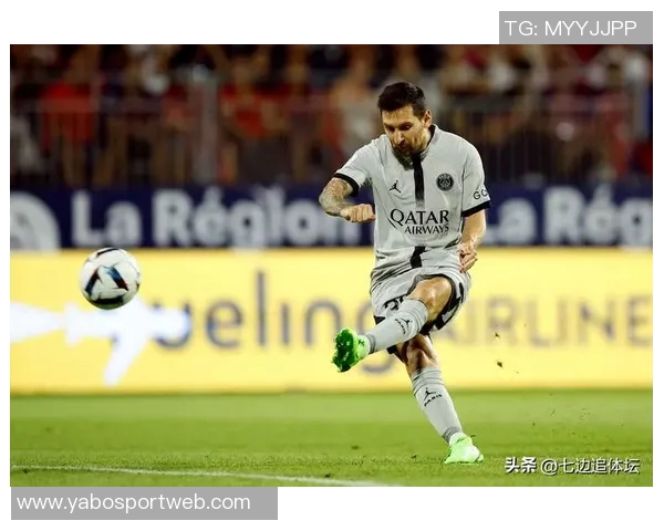 乌拉圭联赛门将禁区内起脚破门引发普斯卡什奖热议