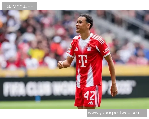 拜仁CEO乐观谈于帕续约事宜年薪要求达2000万 拜仁CEO乐观谈于帕续约事宜年薪要求达2000万